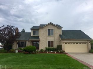 40728 Matlock Dr, Sterling Heights, MI 48310