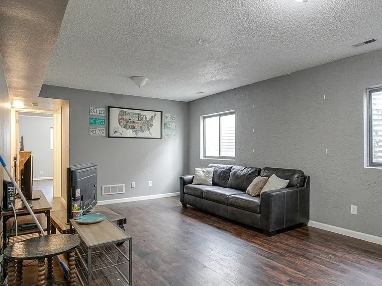6435 Chantilly Pl — Photo 46