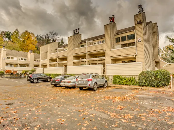 11717 93rd Ave NE APT 9A, Kirkland, WA 98034