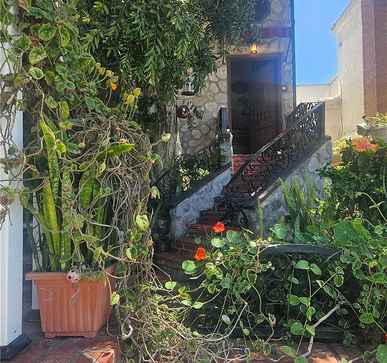 1st image of 306 6th St