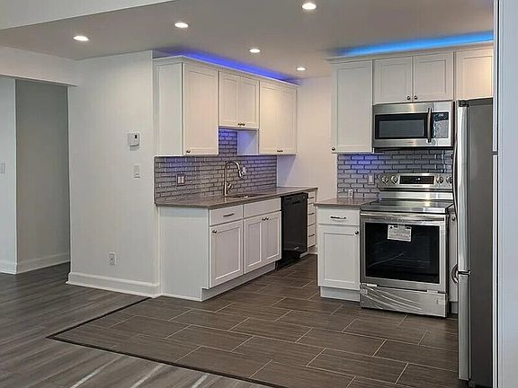 4th image of 140 Chestnut St APT 601
