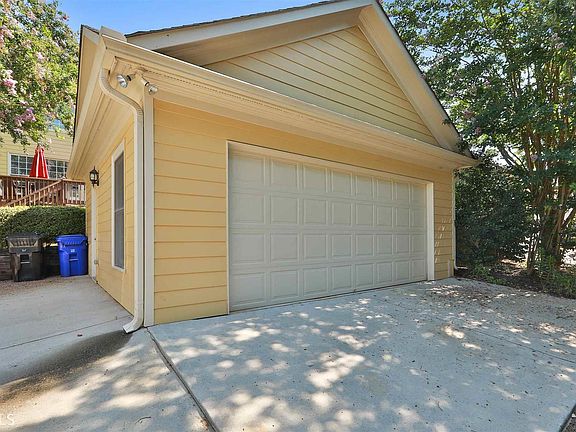 5th image of 102 Centennial Dr