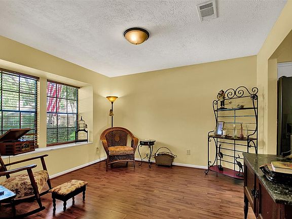 5th image of 15803 Lakecliffe Dr