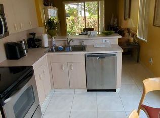 1481 SW 105th Ave, Pembroke Pines, FL 33025