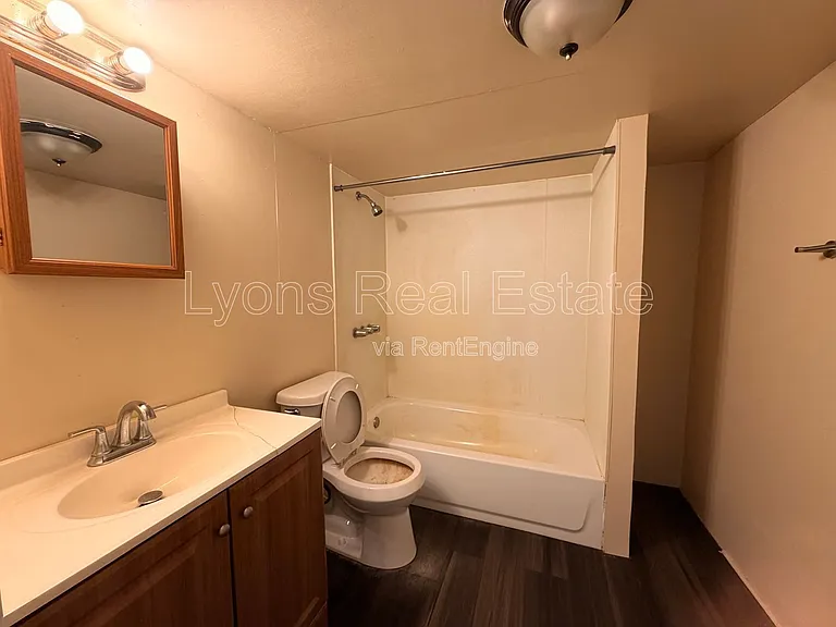 7972 Breeze Dr — Photo 6