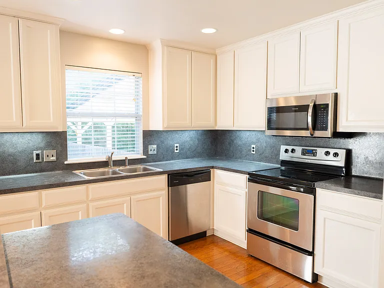 209 Ash St #C — Photo 6