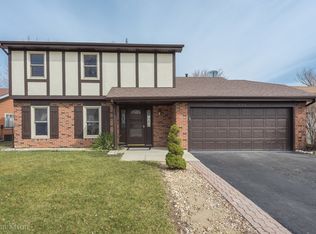 688 Niagara Dr, Bolingbrook, IL 60440