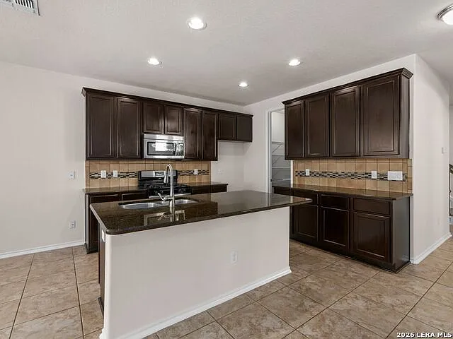 3918 Woodbridge Way — Photo 9