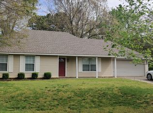 2772 E Holmes Dr, Fayetteville, AR 72701