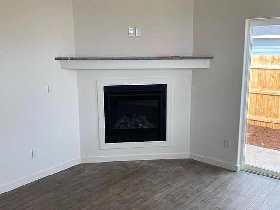 4th image of 516 SE Segoviano Ct