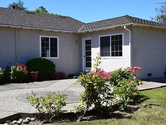 3rd image of 825 Parnell Pl