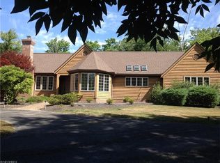 9550 Beech Tree Ln, Chagrin Falls, OH 44023