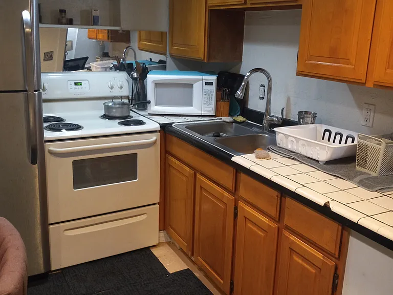 544 S Douglas St #B — Photo 2