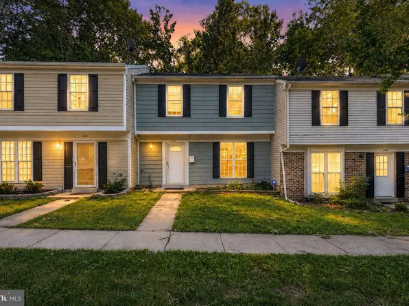 2583 Robinson Pl, Waldorf, MD 20602