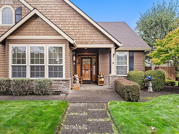 3rd image of 1382 NE 16th Ave