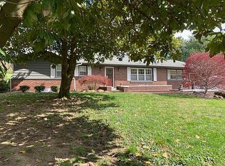 608 W River Rd, Petersburg, IN 47567