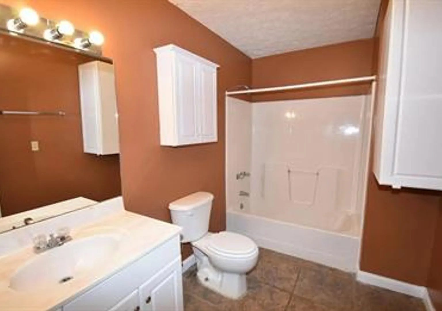 516 Pearl Ave - College Rental — Photo 2