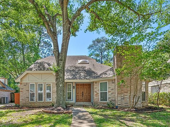 2nd image of 15619 Lago Villa Dr
