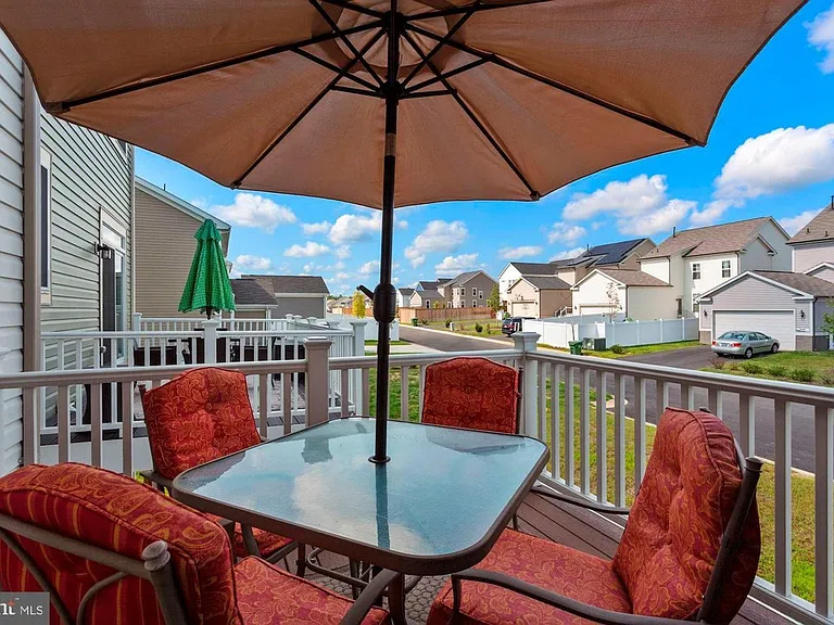 944 Basswood Dr — Photo 14