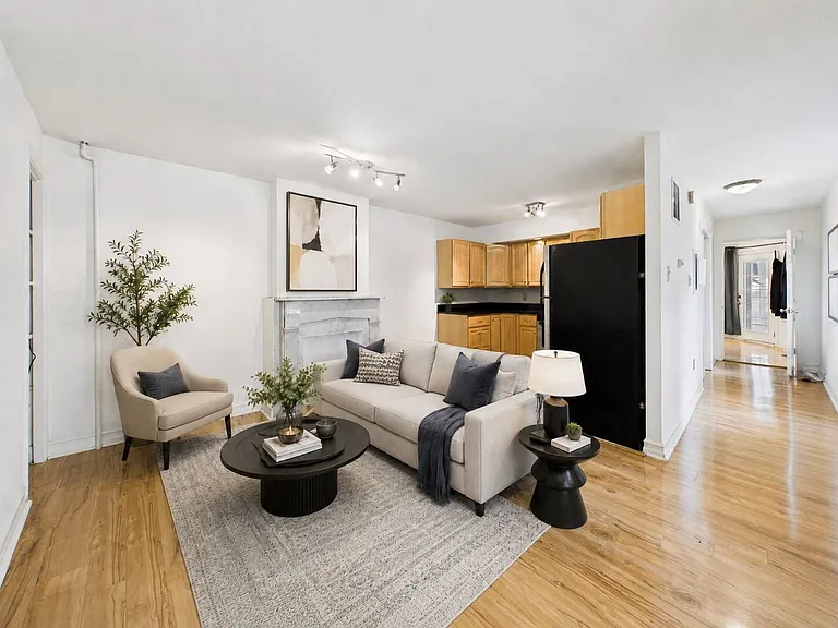 558 N 17th St #1R — Photo 3