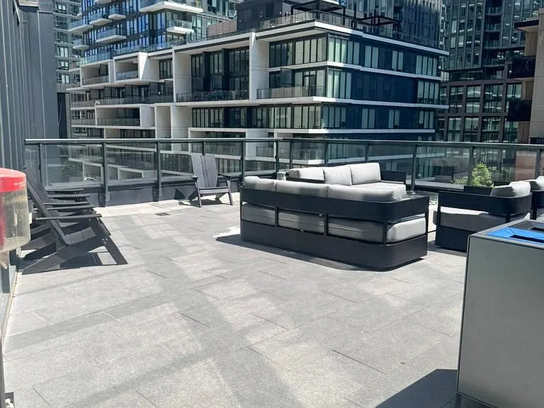 60 Shuter St #202 — Photo 16