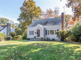 879 Jennings Rd, Fairfield, CT 06824