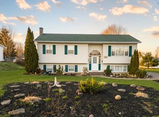 1030 Club Cres, New Minas, NS B4N 4Z5