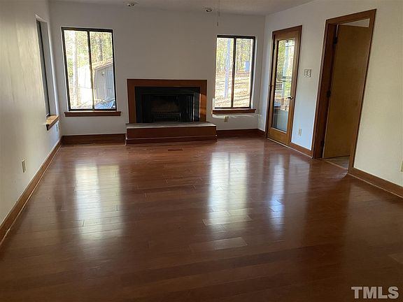 5th image of 126 Summerlin Dr