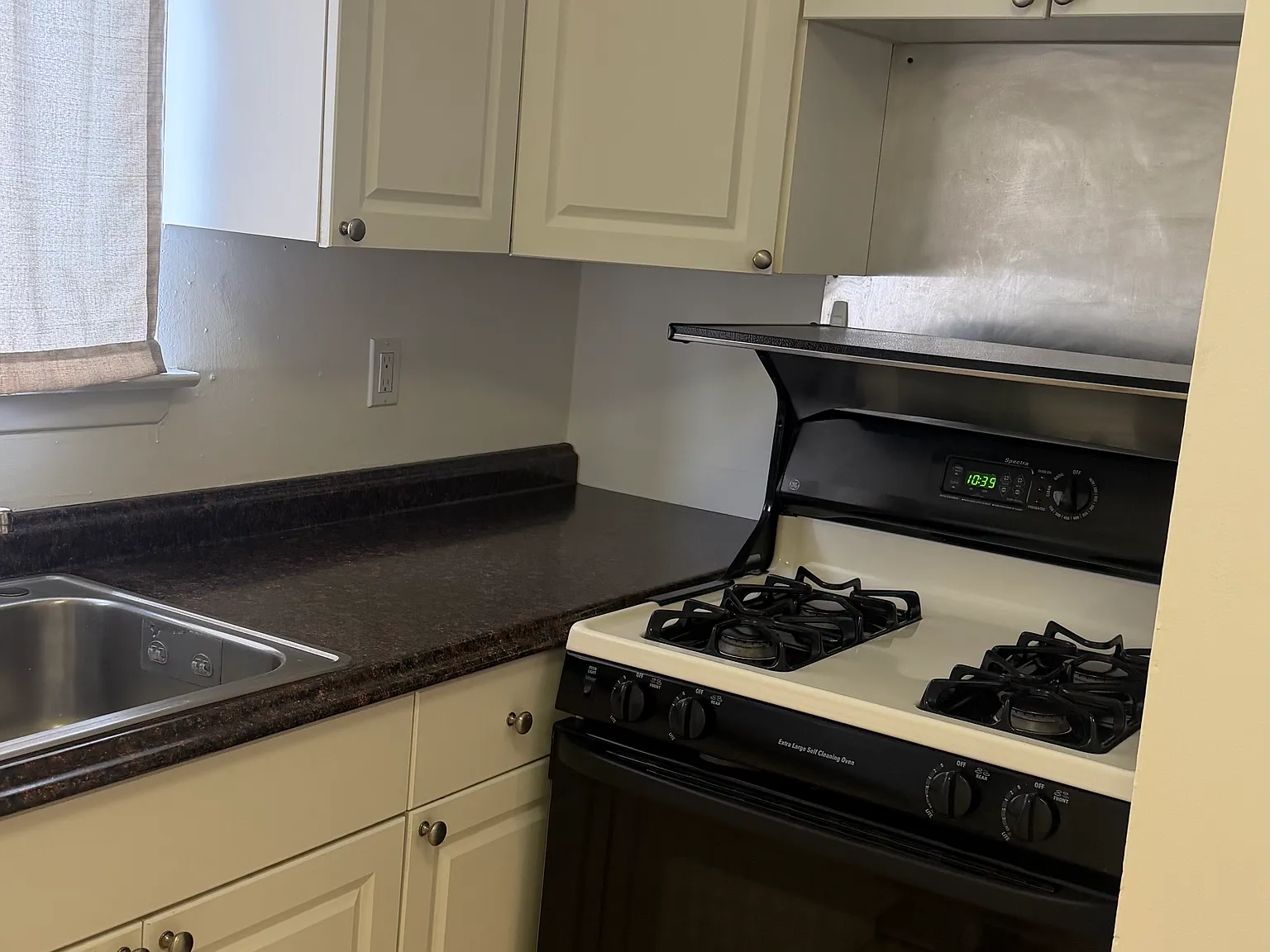 1 bed, 600 sqft, $1,900 — Photo 3