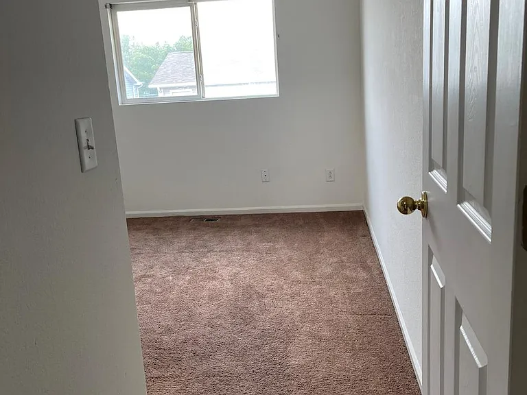 983 Canary Ct — Photo 24