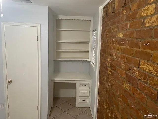 2432 W Iris Ave — Photo 9
