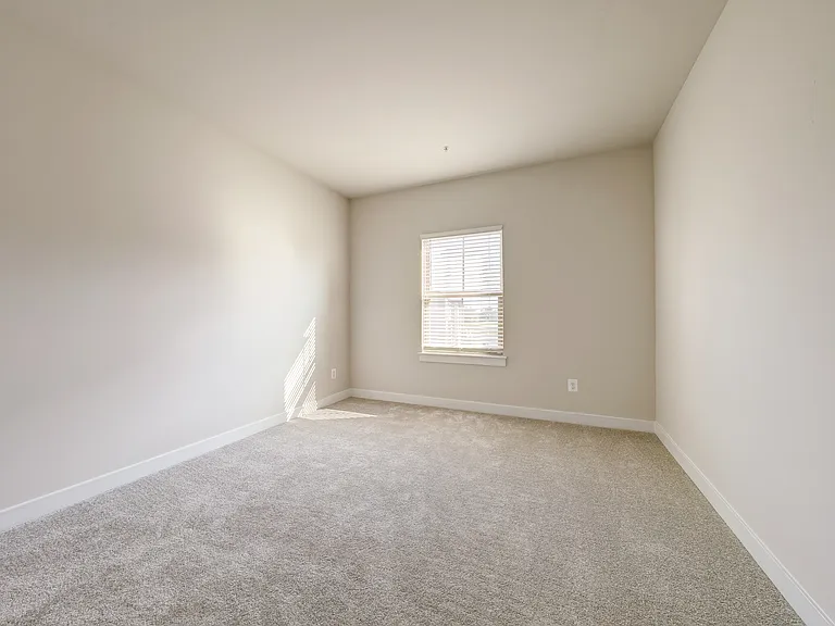 42560 Invergordon Ter — Photo 31