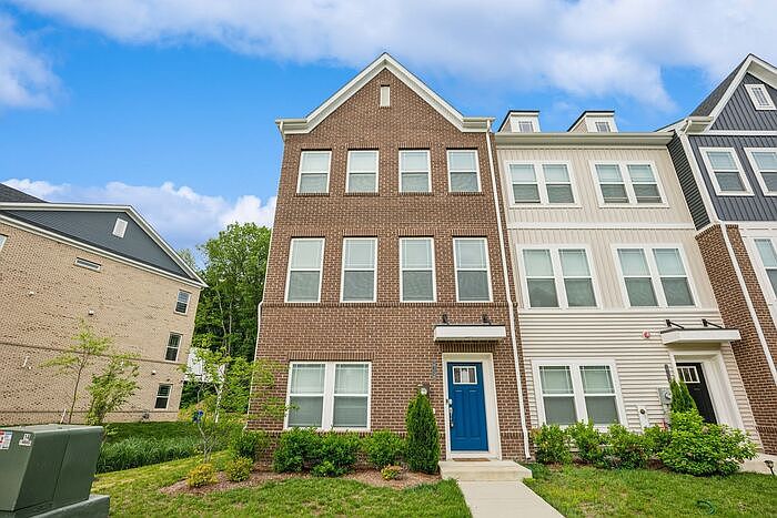 1st image of 2756 Bridgewater Dr