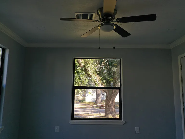 2102 Tulip St — Photo 14