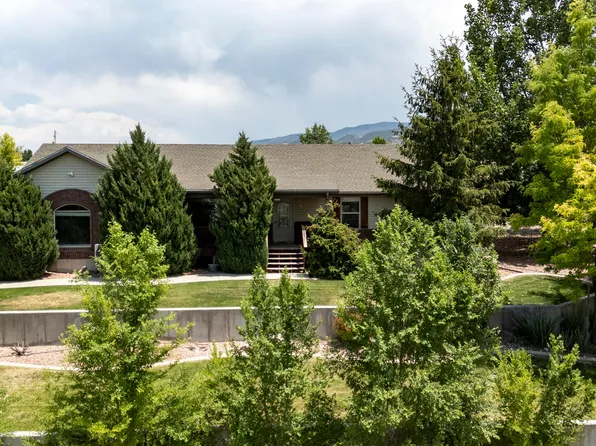 5088 N Veterans Memorial Dr, Enoch, UT 84721