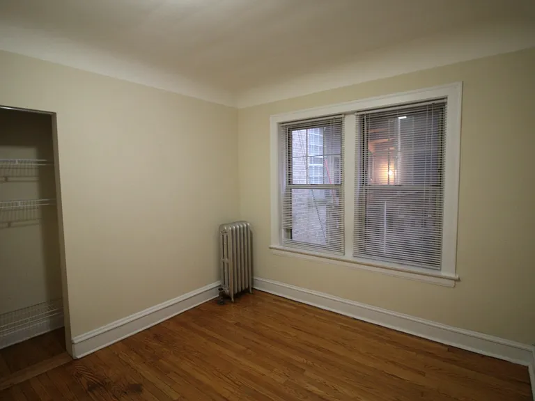 2318 W Granville Ave #2 — Photo 5