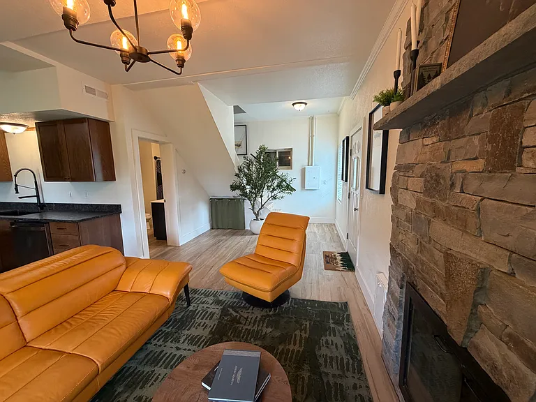 2560 Coffeen Ave — Photo 13