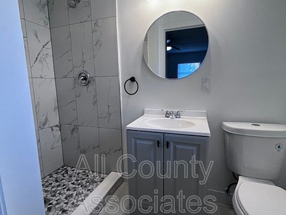 3rd image of 2267 Norman Dr APT A