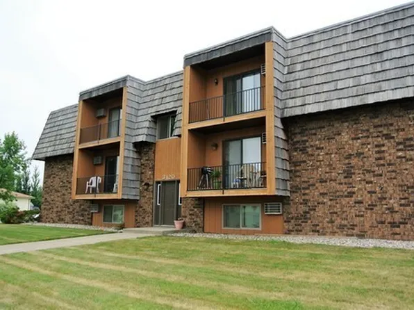 3120 10th St SW, 3120 10th St SW APT 12, Minot, ND 58701
