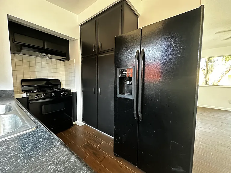 208 Woodcrest Ln #210 — Photo 12