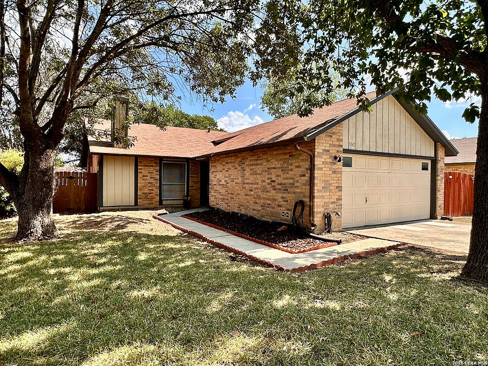 1st image of 5742 LARKDALE DR