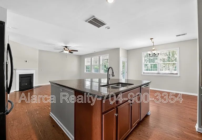 11528 Lottingly Dr — Photo 14
