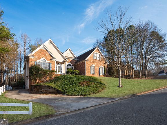 4th image of 21 Vaux Way