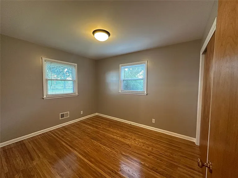273 West Ave — Photo 9