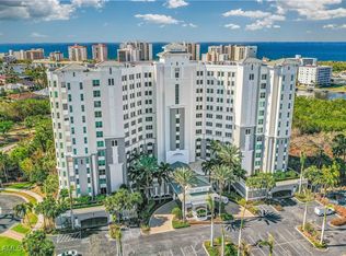 300 Dunes Blvd APT 905, Naples, FL 34110