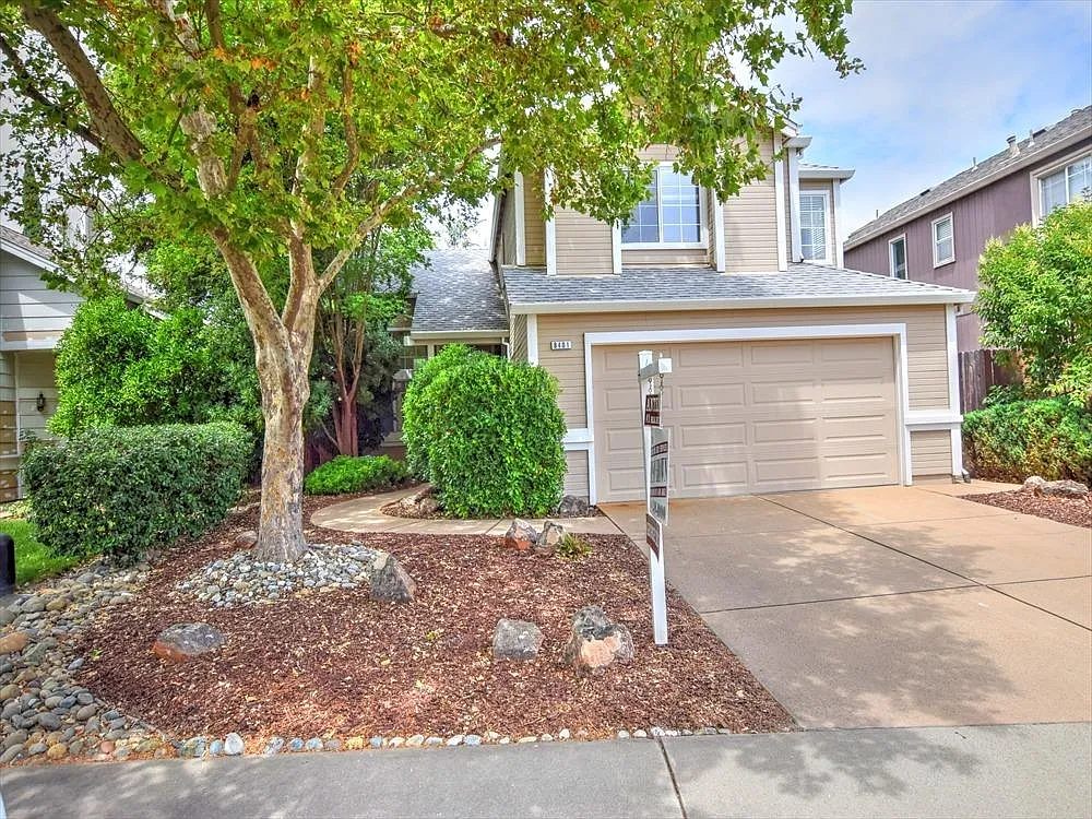 8401 Hillsbrook Dr photo 1