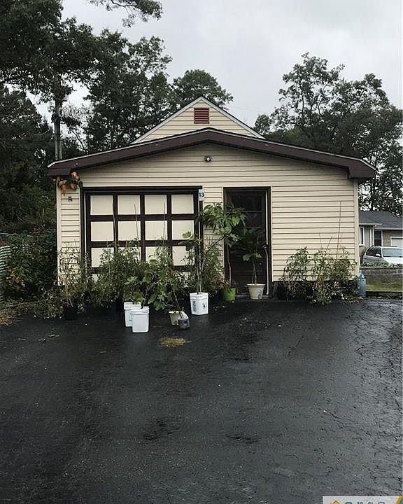 2nd image of 13 Washington Rd