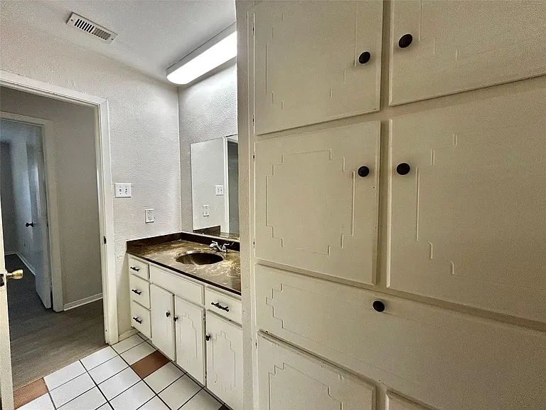 6209 Gayle Dr — Photo 32
