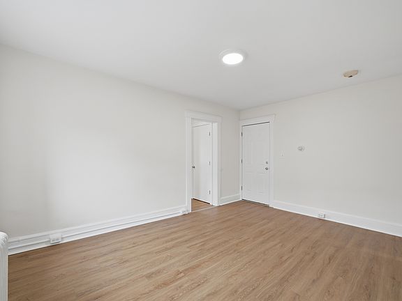 3rd image of 140 Hamilton Ave #2
