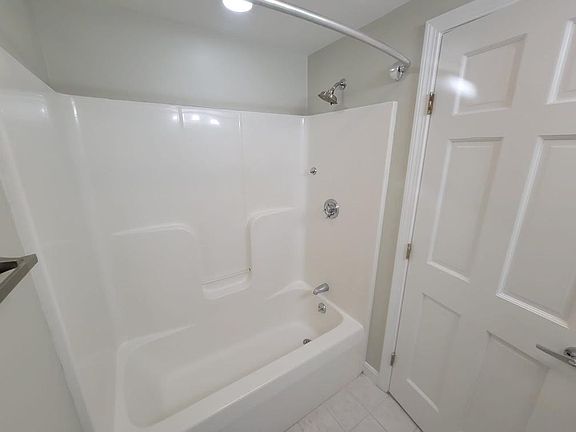 4th image of 16 Pacific St #1